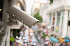 Boete restauranteigenaar voor camera’s in openbare ruimte